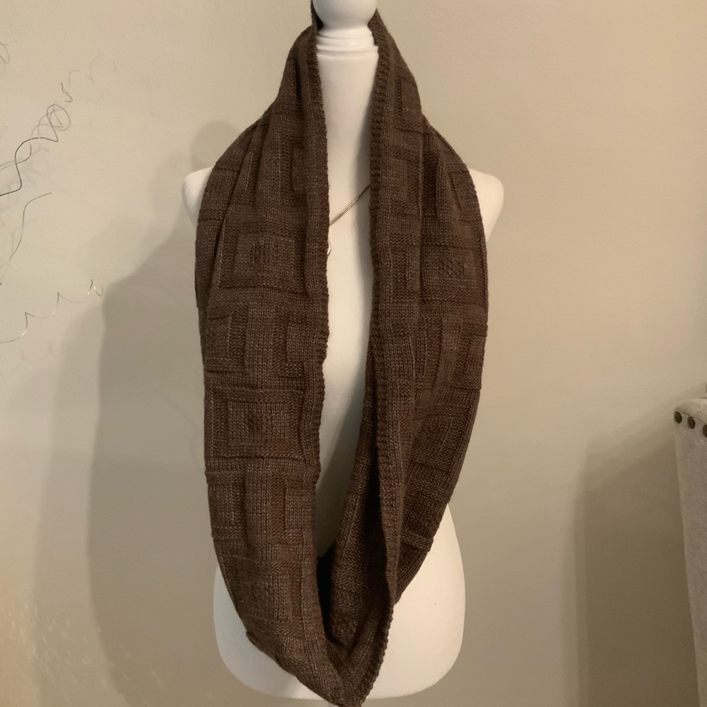 NWT Halogen Infinity Scarf brown